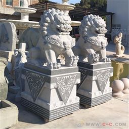 石雕獅子 花崗巖卷毛獅的鎮宅之威與美學傳承