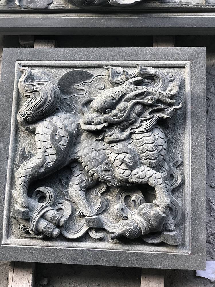 打造優(yōu)雅庭院景觀 石雕影壁墻的魅力與應(yīng)用